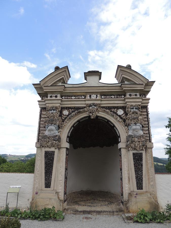 Mälzerei Auf Schloss Neuburg Am