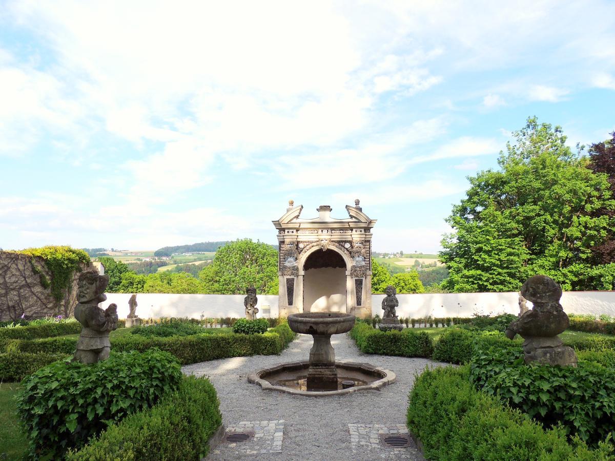 Gasthof Mälzerei Auf Schloss Neuburg Am