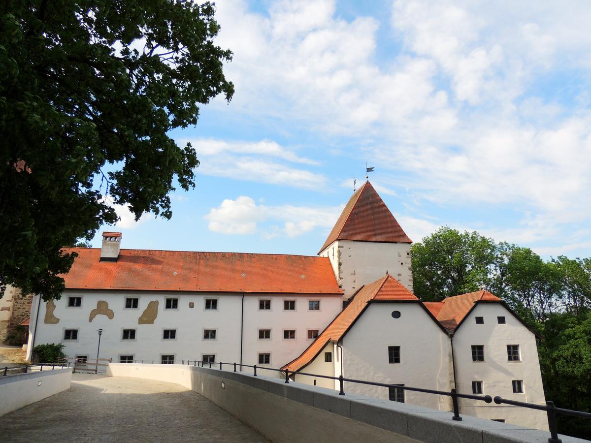 Mälzerei Auf Schloss Neuburg Am Gasthof 3*